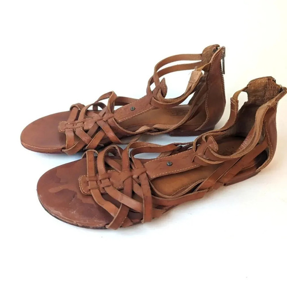 UGG Gladiator Sandals - 7 - Picture 2 of 12